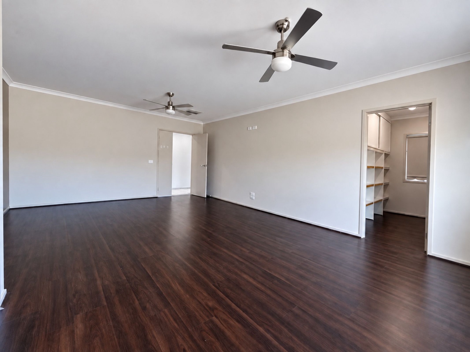 10 Yellowgum Drive, Kialla, photo 5 of 15