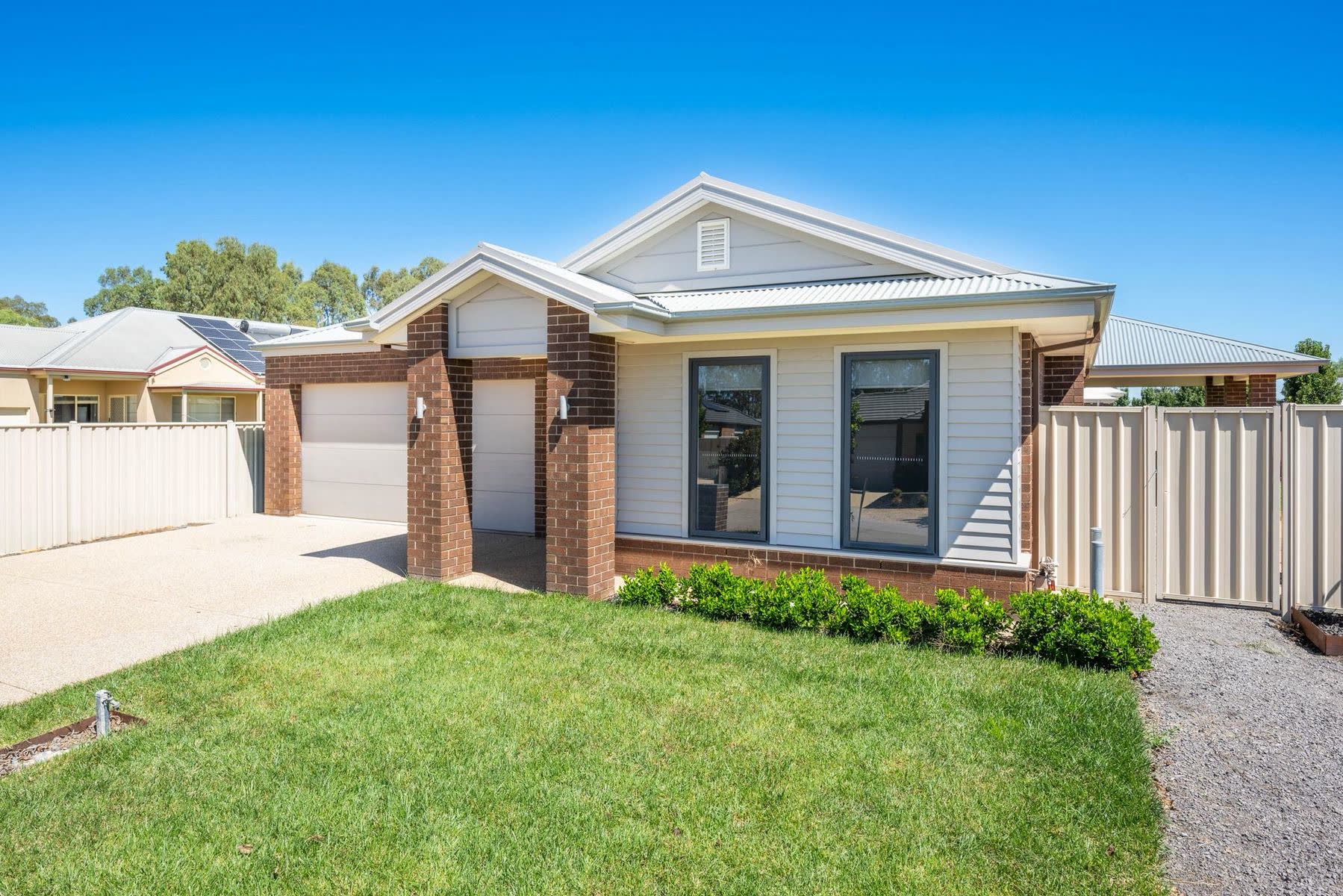 11 Bookar Place, Kialla, photo 2 of 10