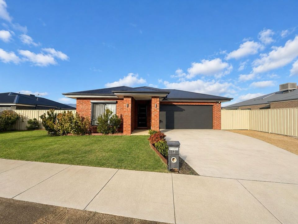 12 Feather Drive, Mooroopna, photo 1 of 10