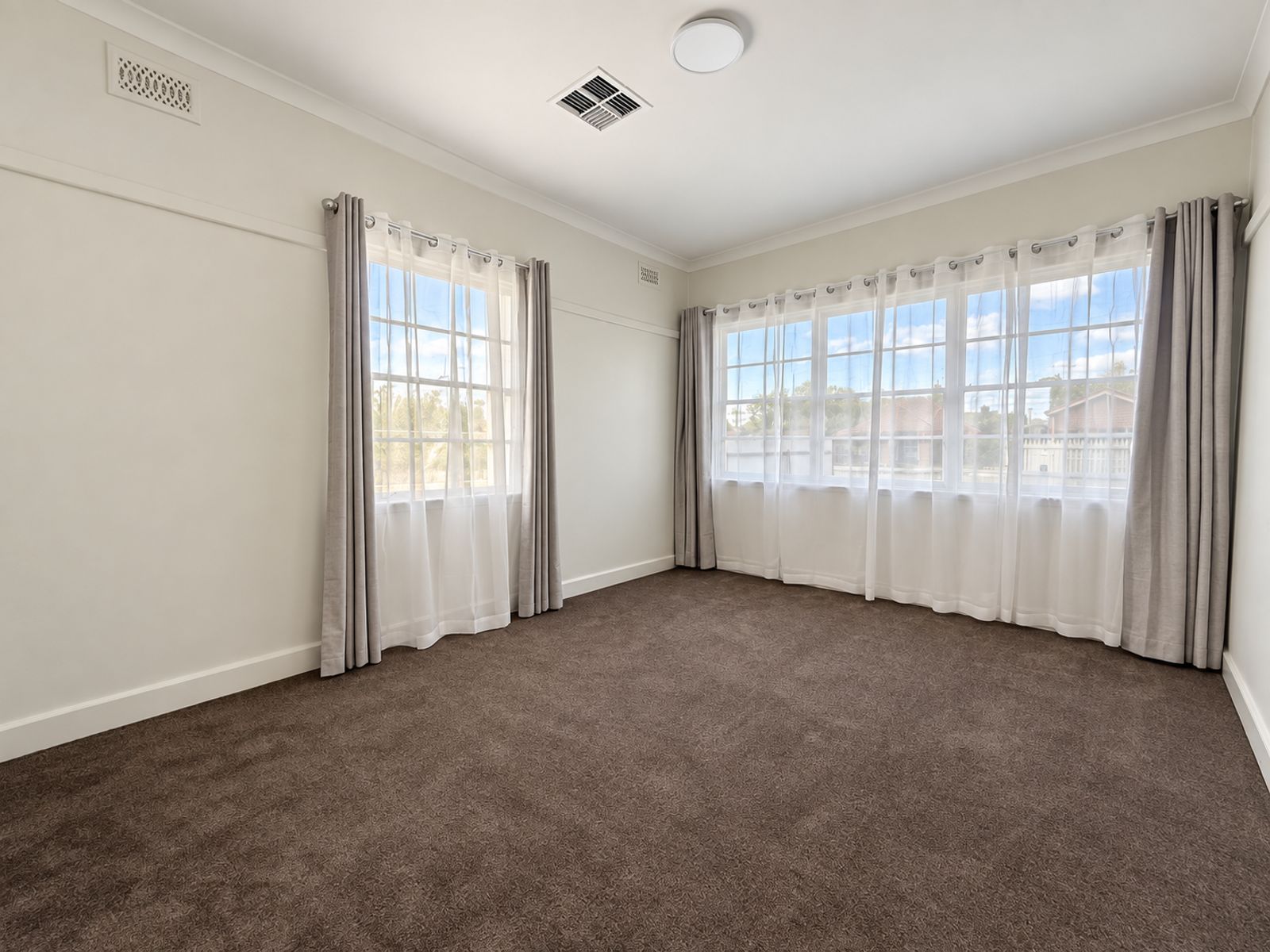 176 Hayes Street, Shepparton, photo 5 of 15