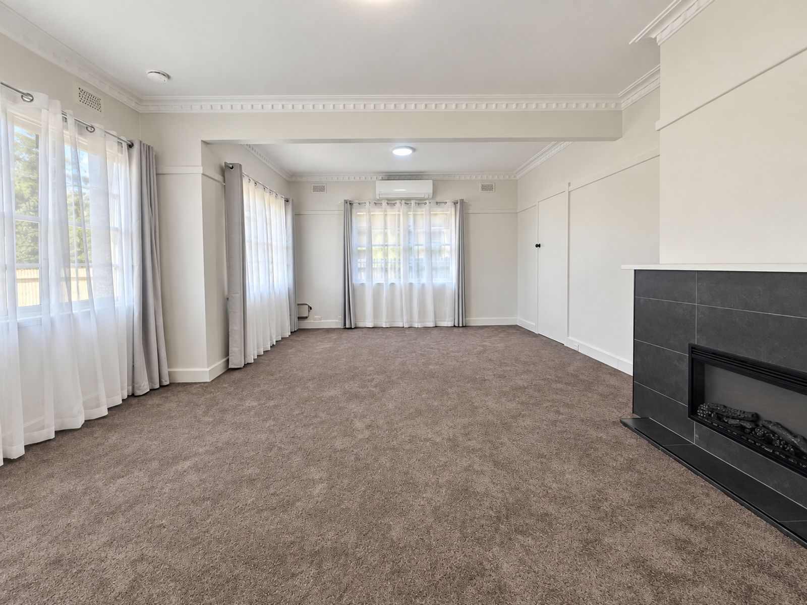 176 Hayes Street, Shepparton, photo 6 of 15