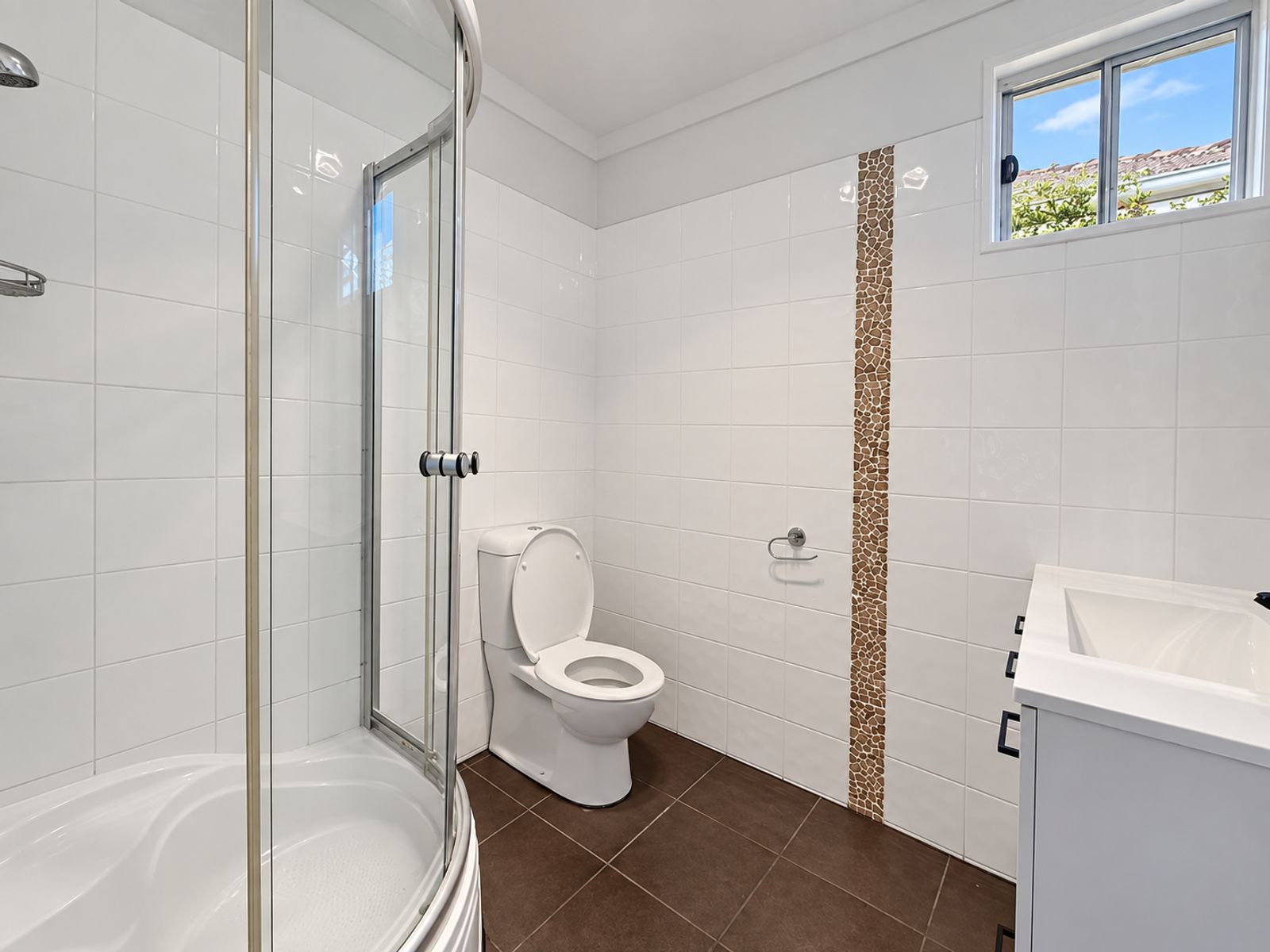 176 Hayes Street, Shepparton, photo 13 of 15