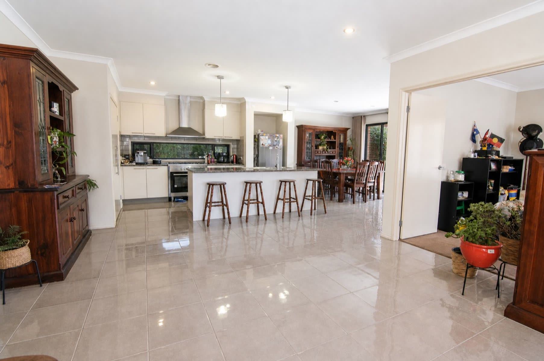 4 Cardinia Court, Kialla, photo 9 of 10