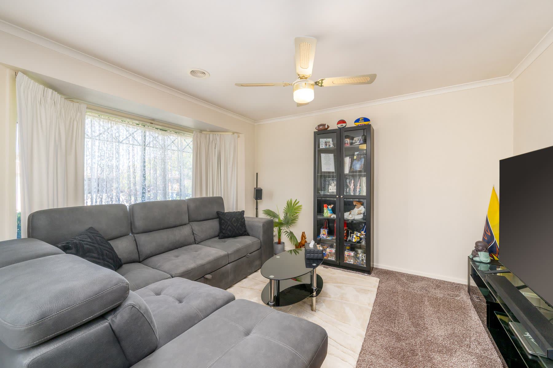 50 Pell Crescent, Mooroopna, photo 2 of 10